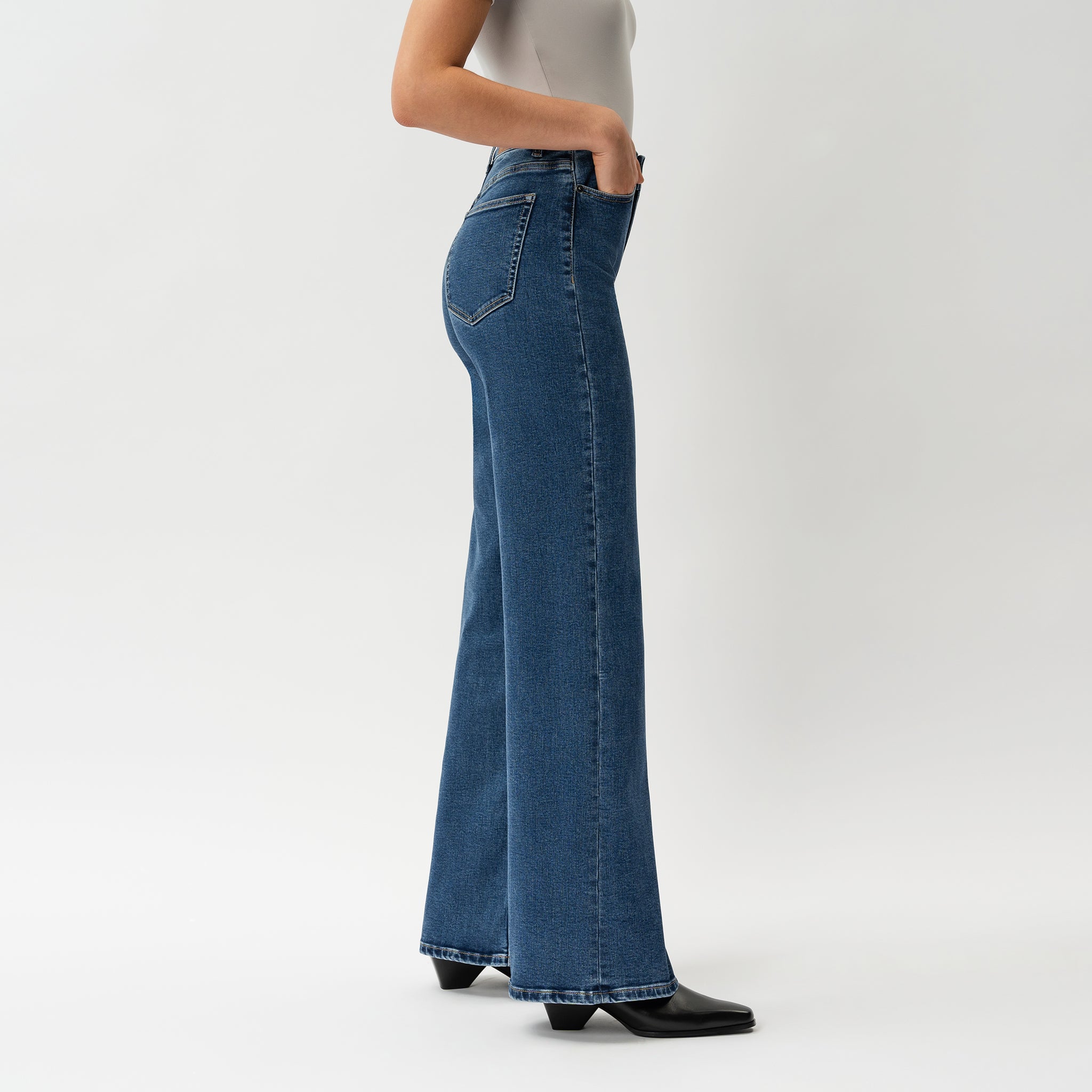 Relaxed ComfortDenim™ Jeans